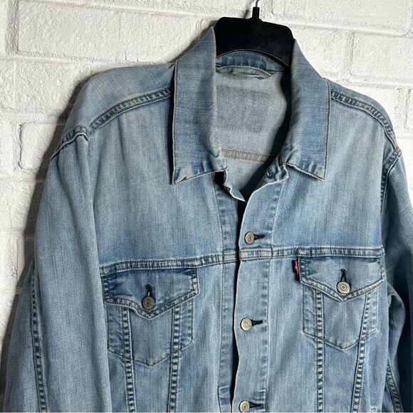 Levi's Boyfriend Trucker Jacket Denim Worn in size Large - Picture 7 of 10